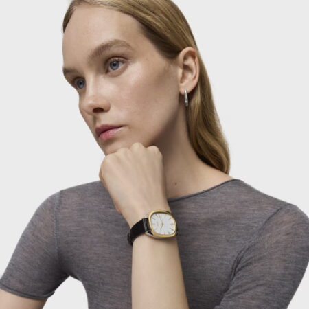 Reloj analógico de acero IPG dorado con correa de piel negra Heritage
