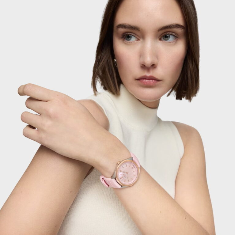 Reloj bicolor analógico con movimiento suizo, esfera de nácar y correa de caucho rosa TOUS Now Lady